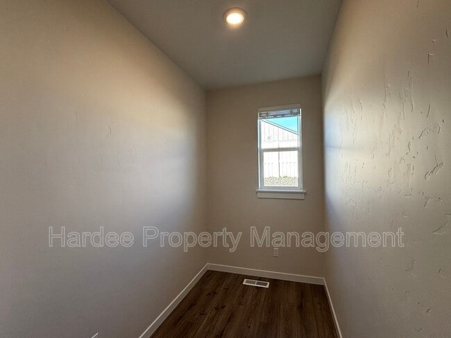 Building Photo - 1878 W Blue Lightning St