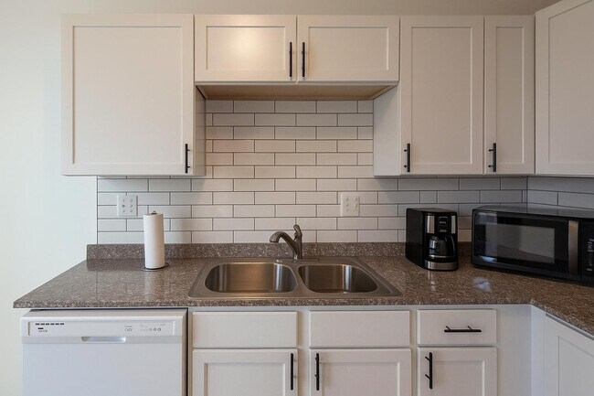 Building Photo - 607 E Euclid St