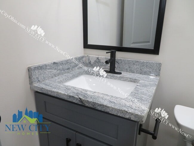 Building Photo - 2085 Building - New Rennovated 1 & 2 bedrooms starting at $989!