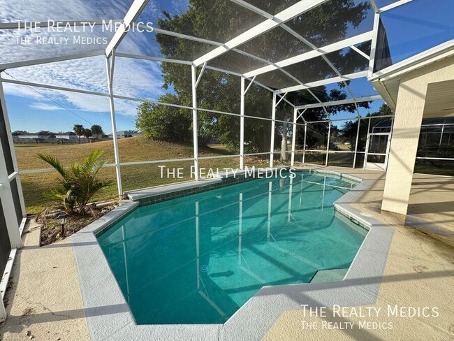 Building Photo - 2737 Scarborough Dr