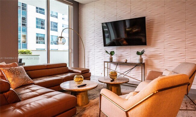 Building Photo - 1200 Brickell Bay Dr