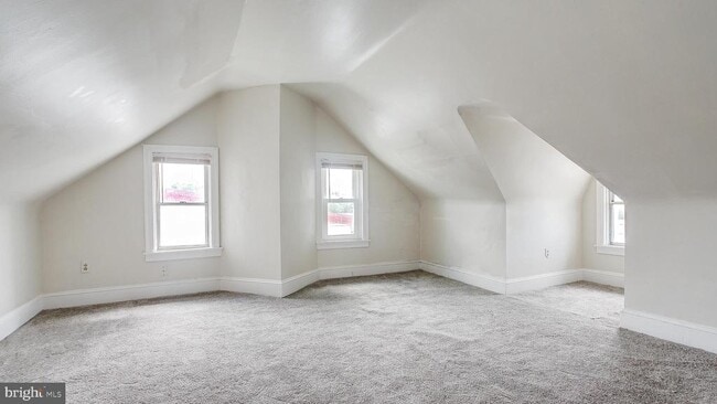 Building Photo - 349 S Springfield Rd