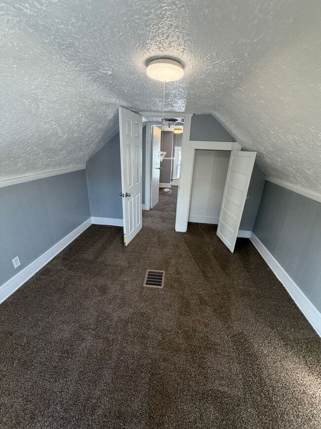 Building Photo - Spacious Multi-Level Akron Home for Rent | Open House Feb 7