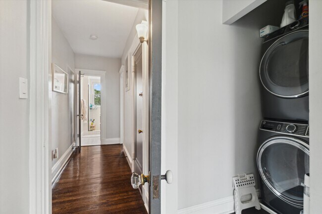 Building Photo - 6 Alton Ct