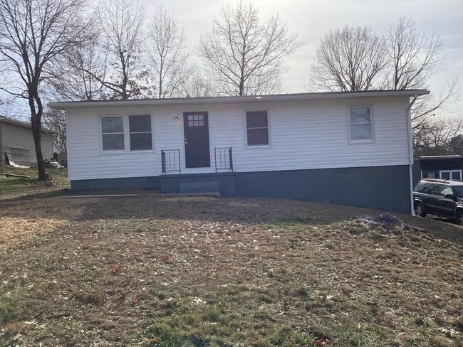 Building Photo - 242 E 35th St