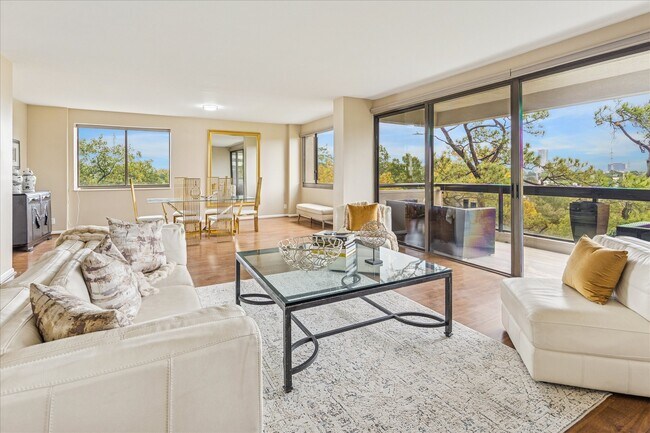 Building Photo - 49 Briar Hollow Ln