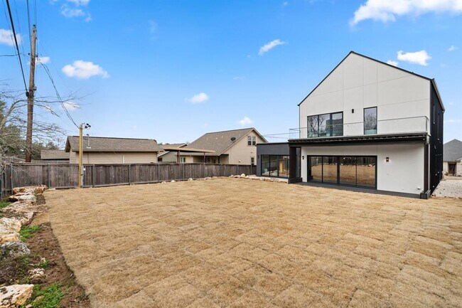 Building Photo - 2915 Chisholm Trail
