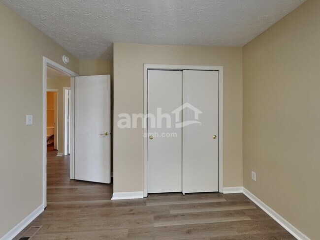 Building Photo - 6763 Wimbledon Dr