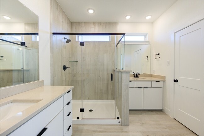 Building Photo - 15111 Colorado Bnd Pk Dr