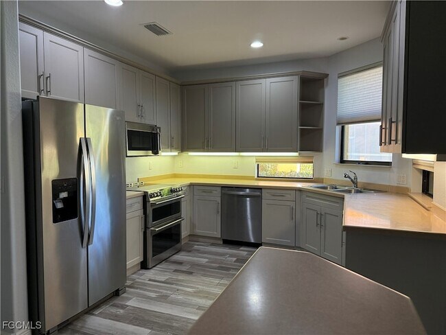 Building Photo - 15751 Prentiss Pointe Cir