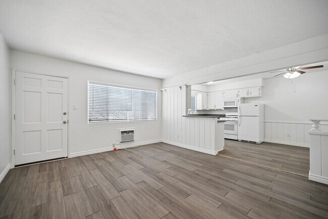 Entry - Winnetka Gardens Apartments