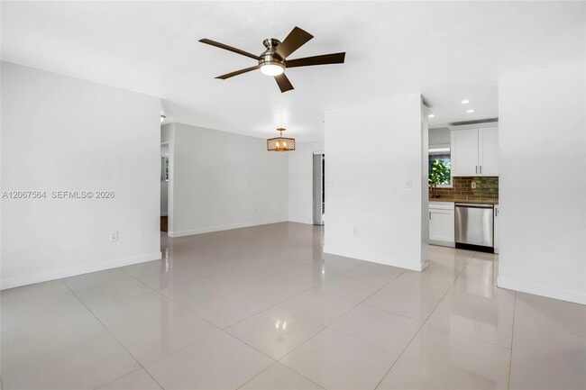 Building Photo - 9841 Dominican Dr