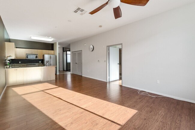 Building Photo - Spacious 2 Bedroom, 2 Bathroom Loft in Historic Downtown Anaheim