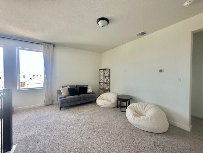 Building Photo - 137 Alfalfa Dr