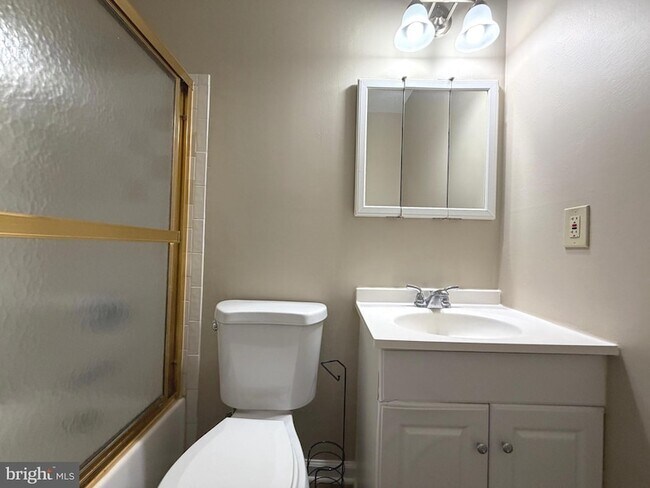 Building Photo - 8854 Cherry Oak Ct