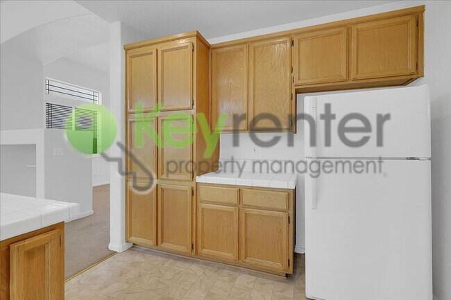 Building Photo - 7956 Robinson Dr