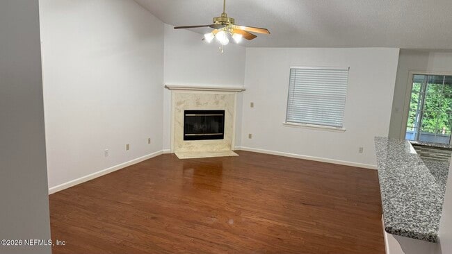 Building Photo - 1872 Suwannee River Dr