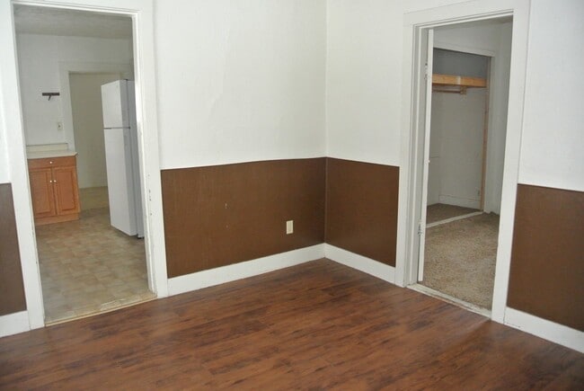 Building Photo - 616 14th St SE