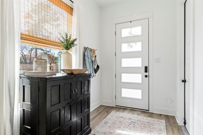 Building Photo - 5202 Pinemont Creek Ln