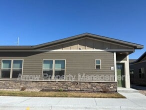 Building Photo - 1021 Claude Rd