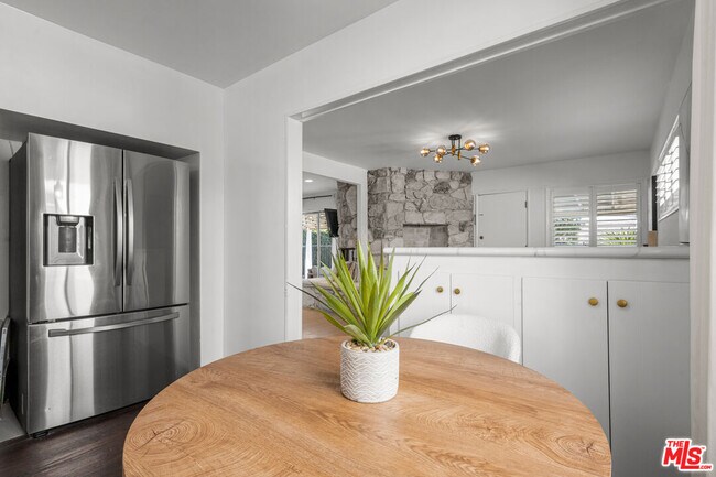 Building Photo - 6119 Goodland Ave