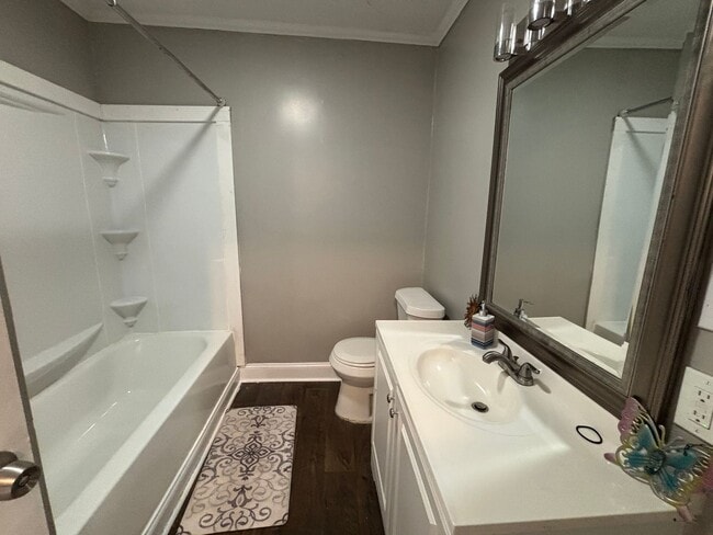 Building Photo - Coming Soon! 3 bedroom 1 bathroom house !