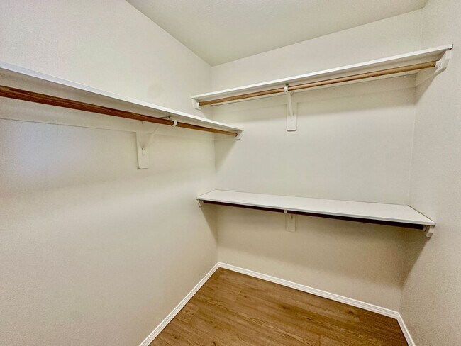 Building Photo - New on the market!