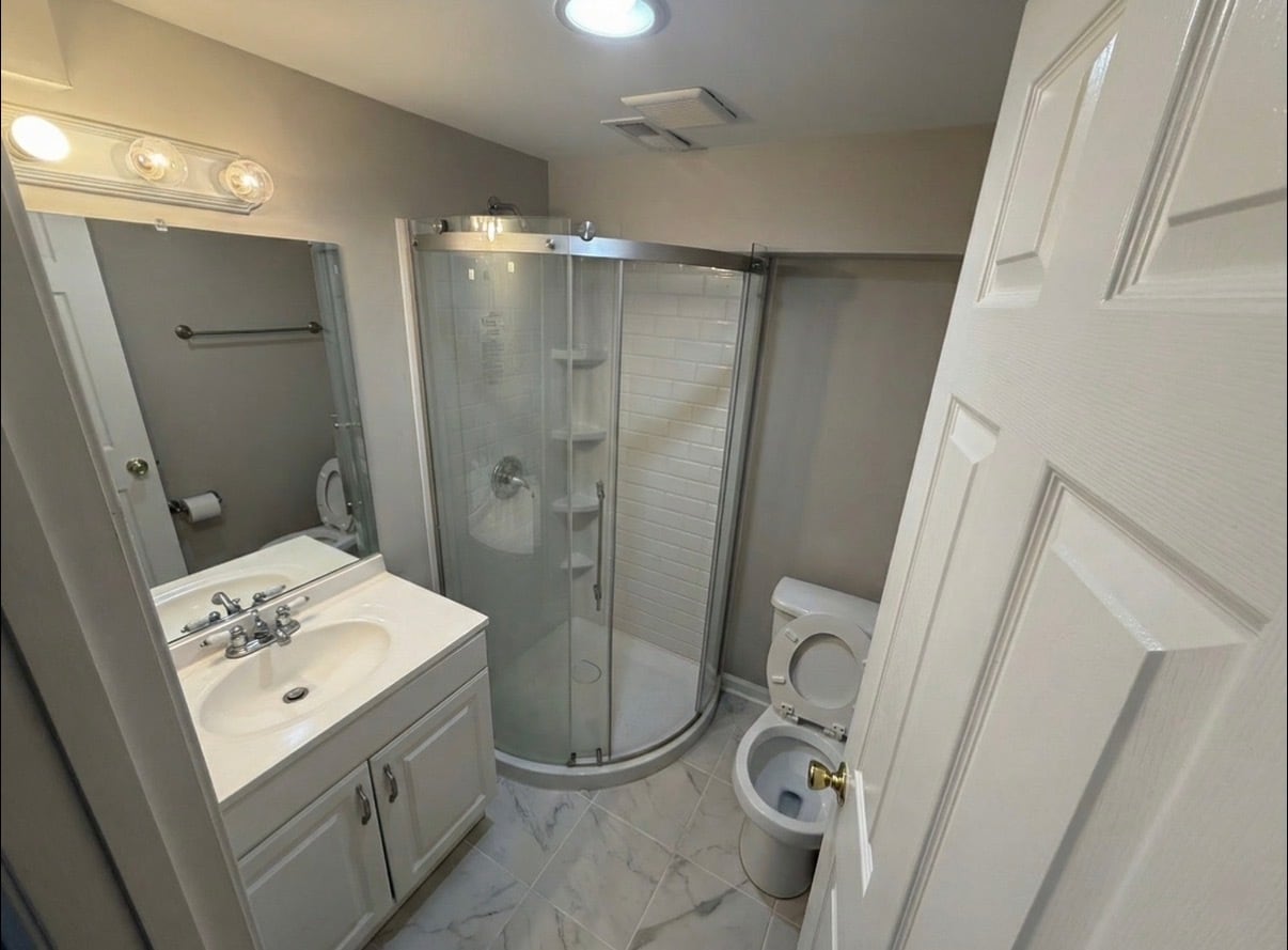 Master bedroom #2 bathroom - 7741 Edgewood Ave