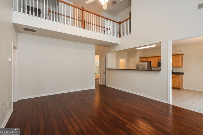 Building Photo - 140 Lantana Dr
