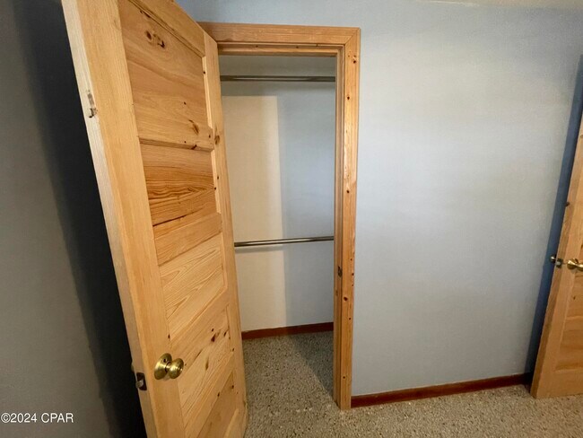 Building Photo - 305 Tarpon St