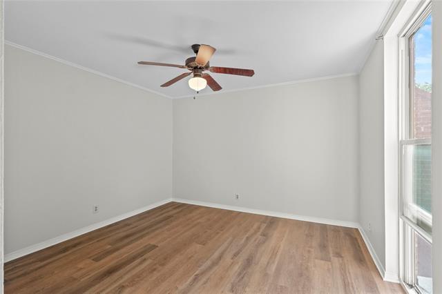 Building Photo - 550 E Avenue J
