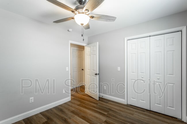 Building Photo - 8128 Fallen Maple Dr