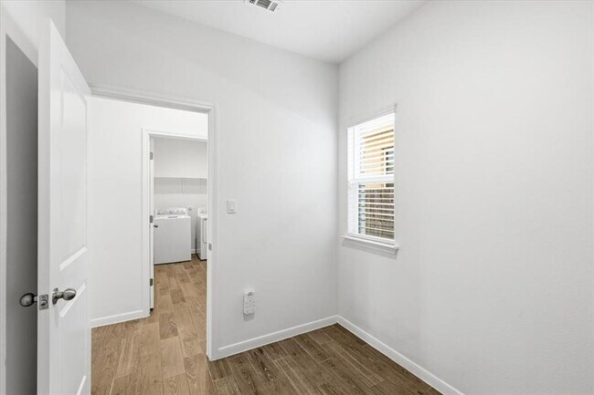 Building Photo - 6407 Principale Dr