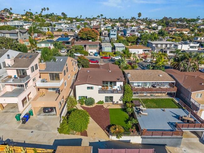 Building Photo - 3640 Princeton Ave