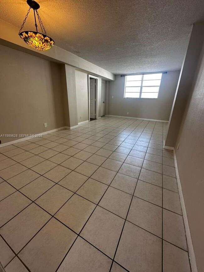 Building Photo - 2903 N Miami Beach Blvd