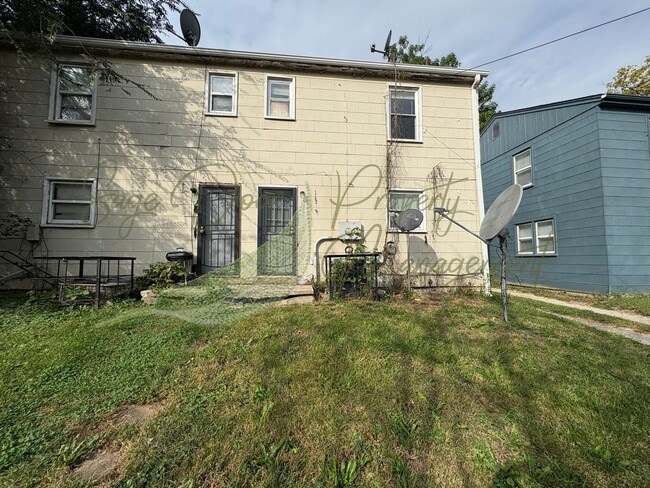 Building Photo - DUPLEX IN INDEPENDENCE!!!