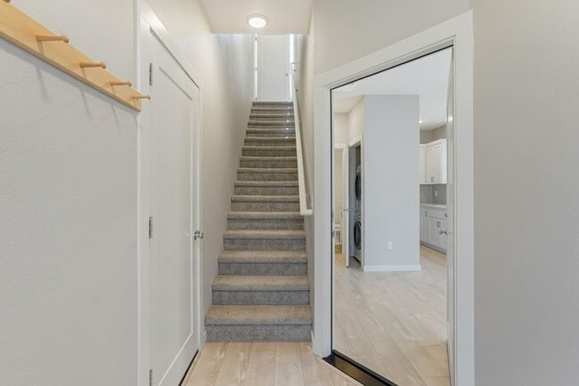 Building Photo - 4 bed, 4 bath Multi-Level Home in Pringle ...
