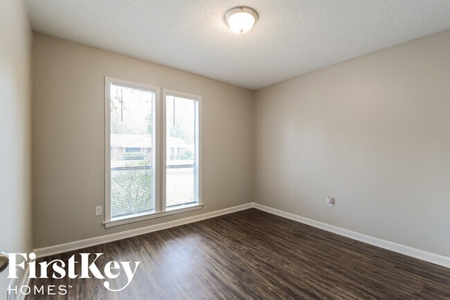 Building Photo - 6030 Elk Grove Rd