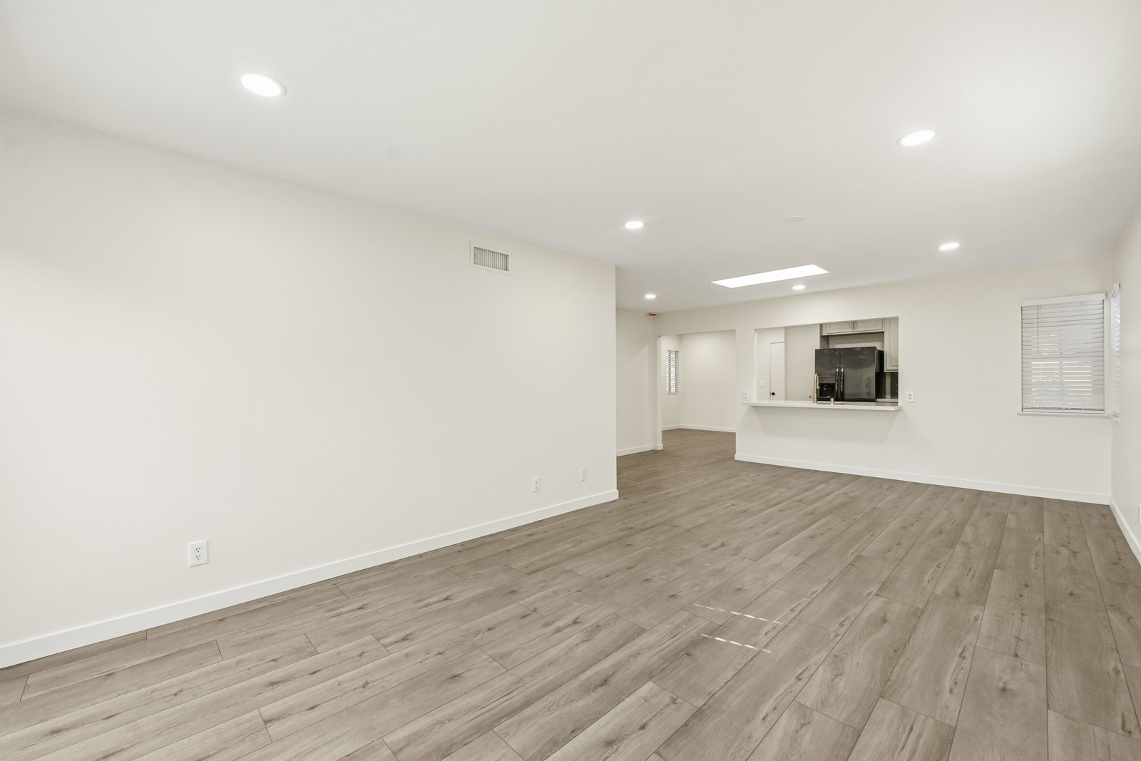 Building Photo - 362 Via Los Arcos