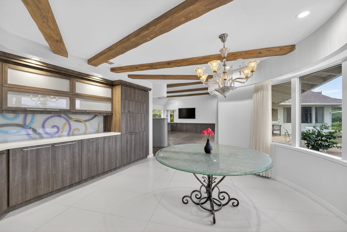 Building Photo - 935 Linda Flora Dr