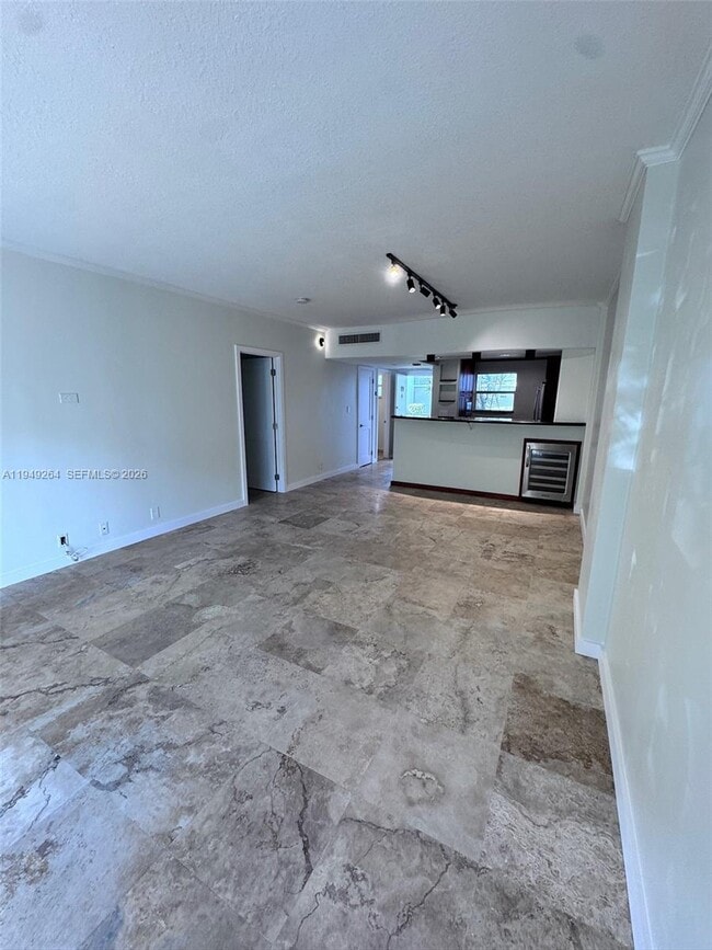 Building Photo - 100 Edgewater Dr