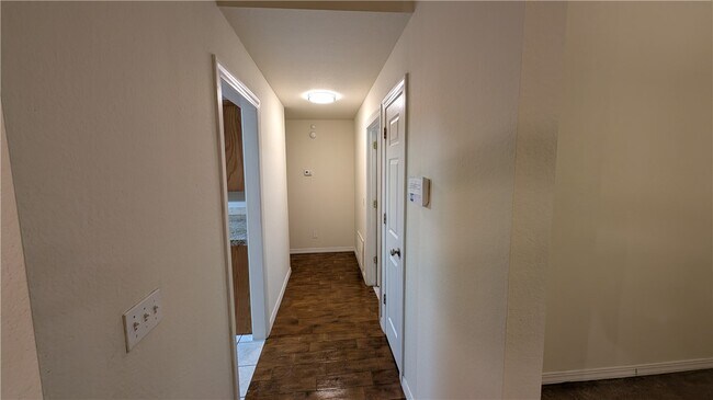 Building Photo - 2783 Boxwood Dr