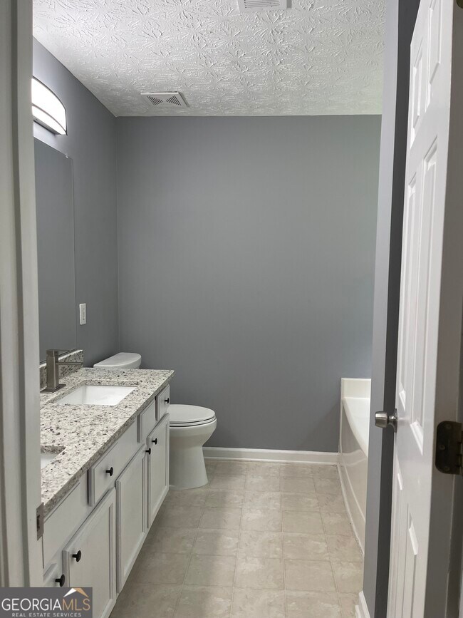 Building Photo - 116 Village Trce