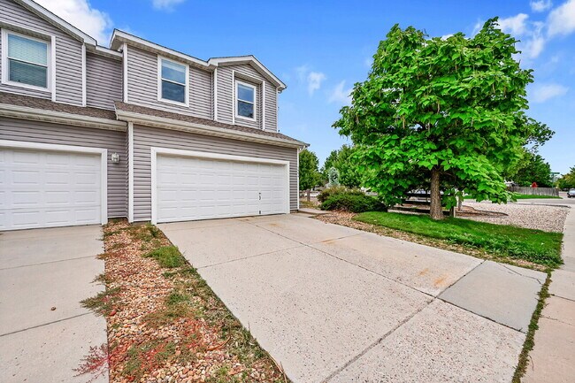 Primary Photo - $2,395 - 3 Bed, 2 Bath End Unit Townhome w...