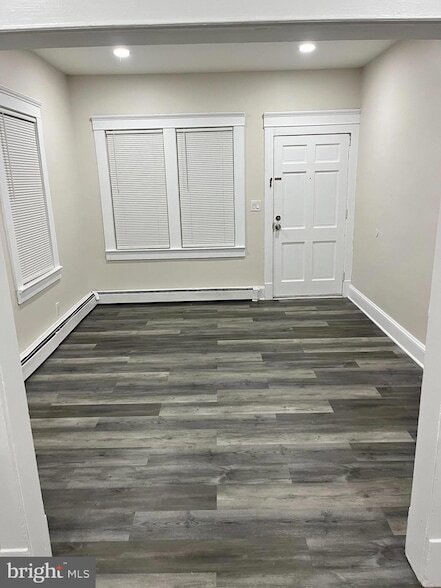 Building Photo - 28 Victoria Ave