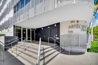 Building Photo - 2155 Washington Ct