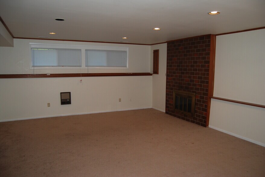 Building Photo - 13310 NE 74th St