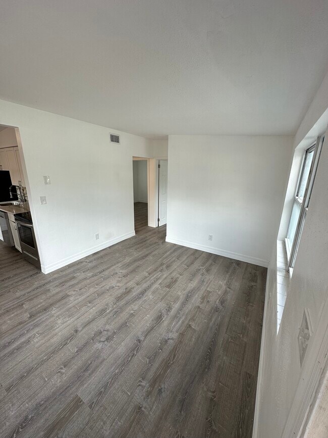 Building Photo - 2383 Chaucer St