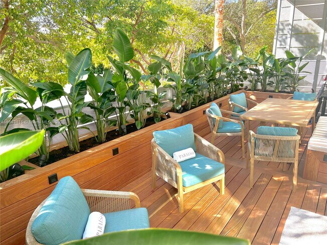 Building Photo - 1700 Meridian Ave