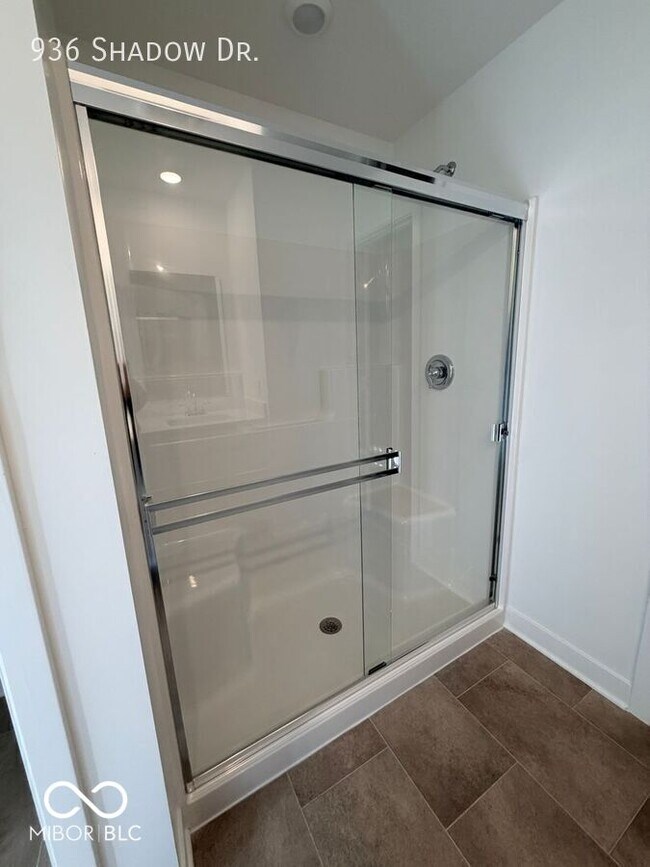 Building Photo - 936 Shadow Dr